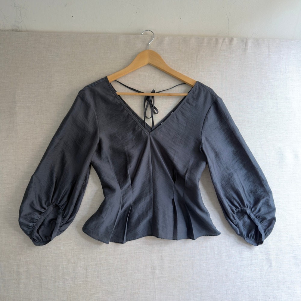 Club Monaco V-Neck Balloon Sleeve Peplum Top Grey Lyocell 4